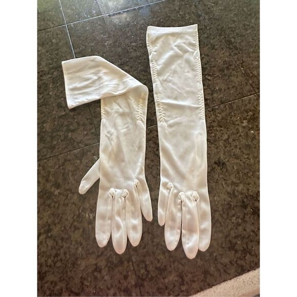Vintage nylon gloves - Picture 1 of 4